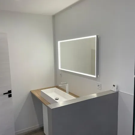 Centre-ville Apartment *